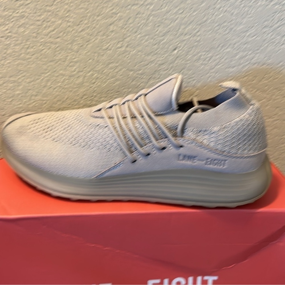 New in box Lane-Eight Sneakers. Womens 8.5/mens size 7. 1017. - Picture 5 of 6